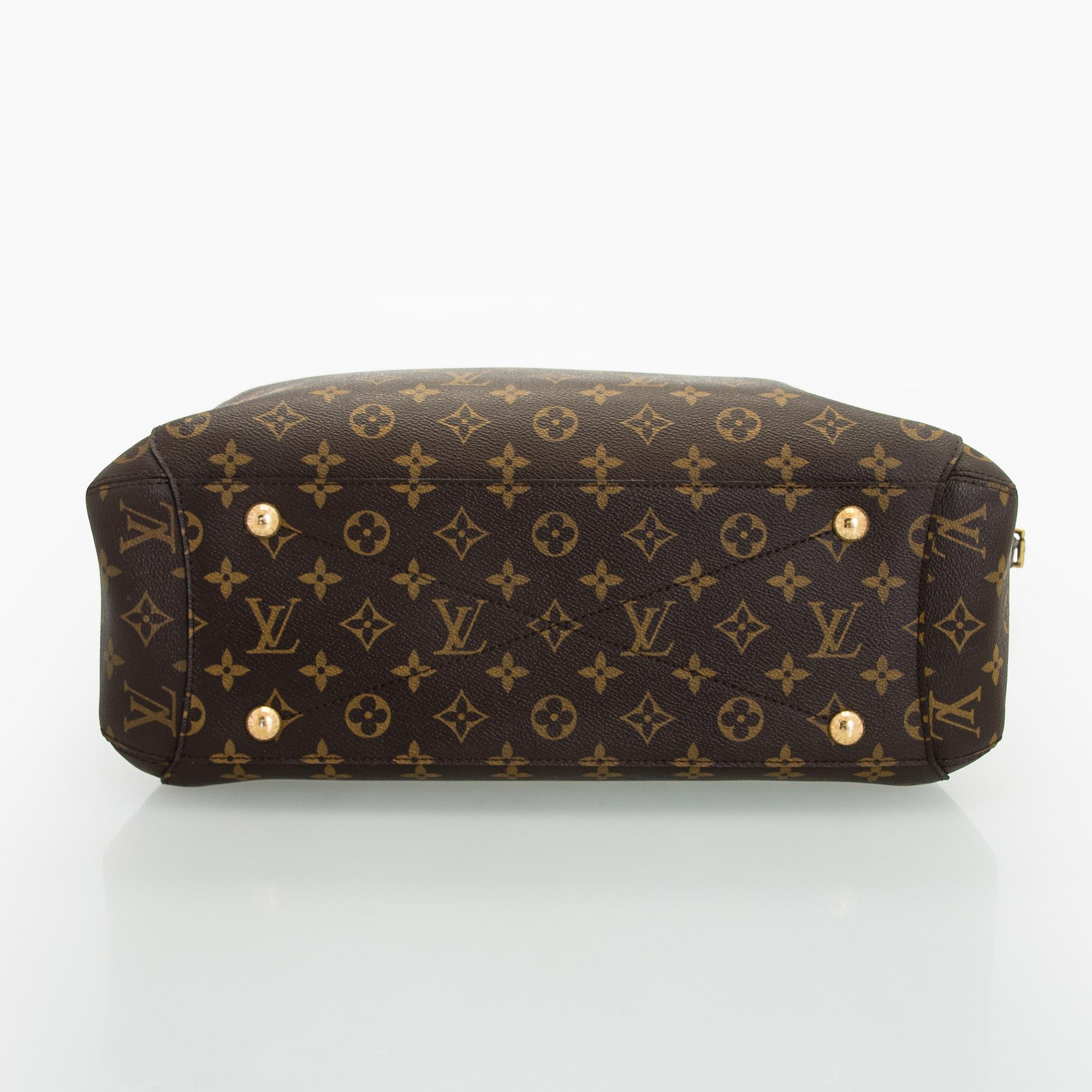 Louis Vuitton, a Monogram Canvas 'Montaigne GM' bag.