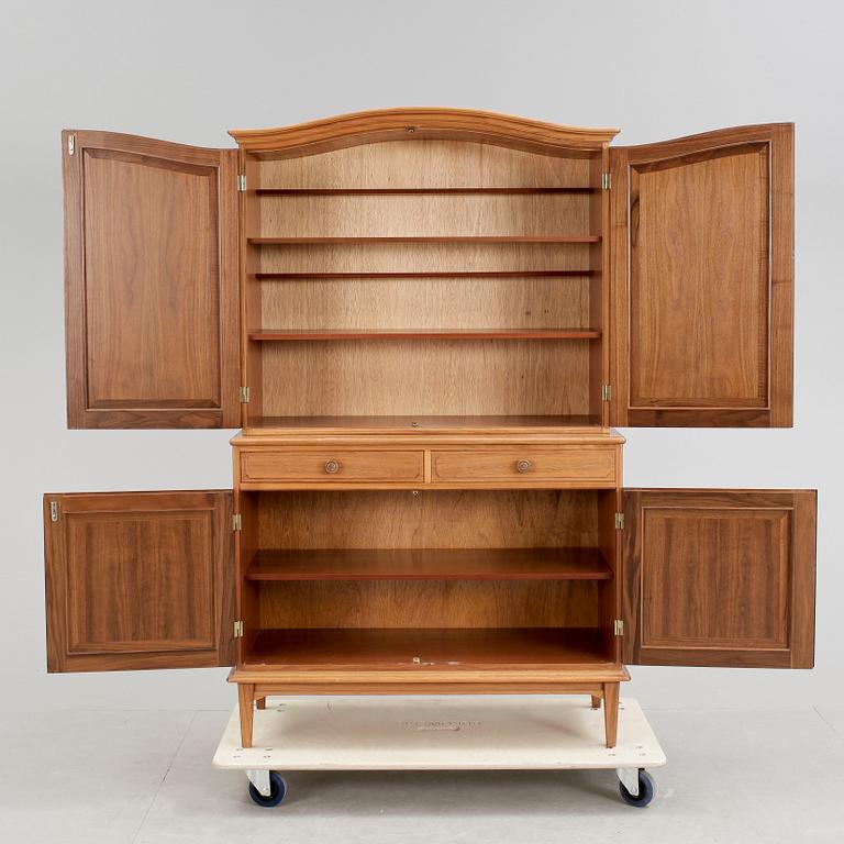 SKÅP, möjligen Carl Malmsten design, 1900-talets mitt.