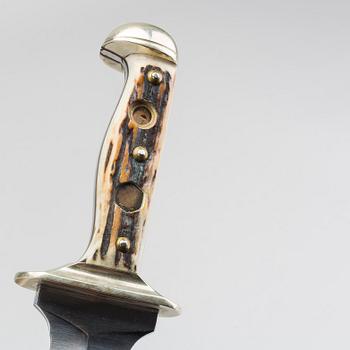 Two 20th century Puma "Waidblatt" and "Kleiner Jagdnicker" knives.