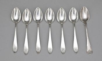 SMÖRKNIVSTÄLL samt TESKEDAR, 8+7, silver, bl a W A Bolin, Stockholm 1940-tal. Tot vikt ca 260 g.