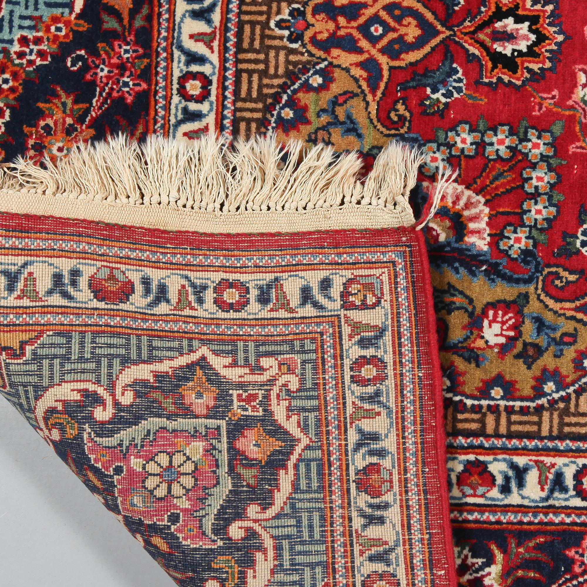 MATTA, orientalisk, 1900-talets andra hälft, 220 x 134 cm.
