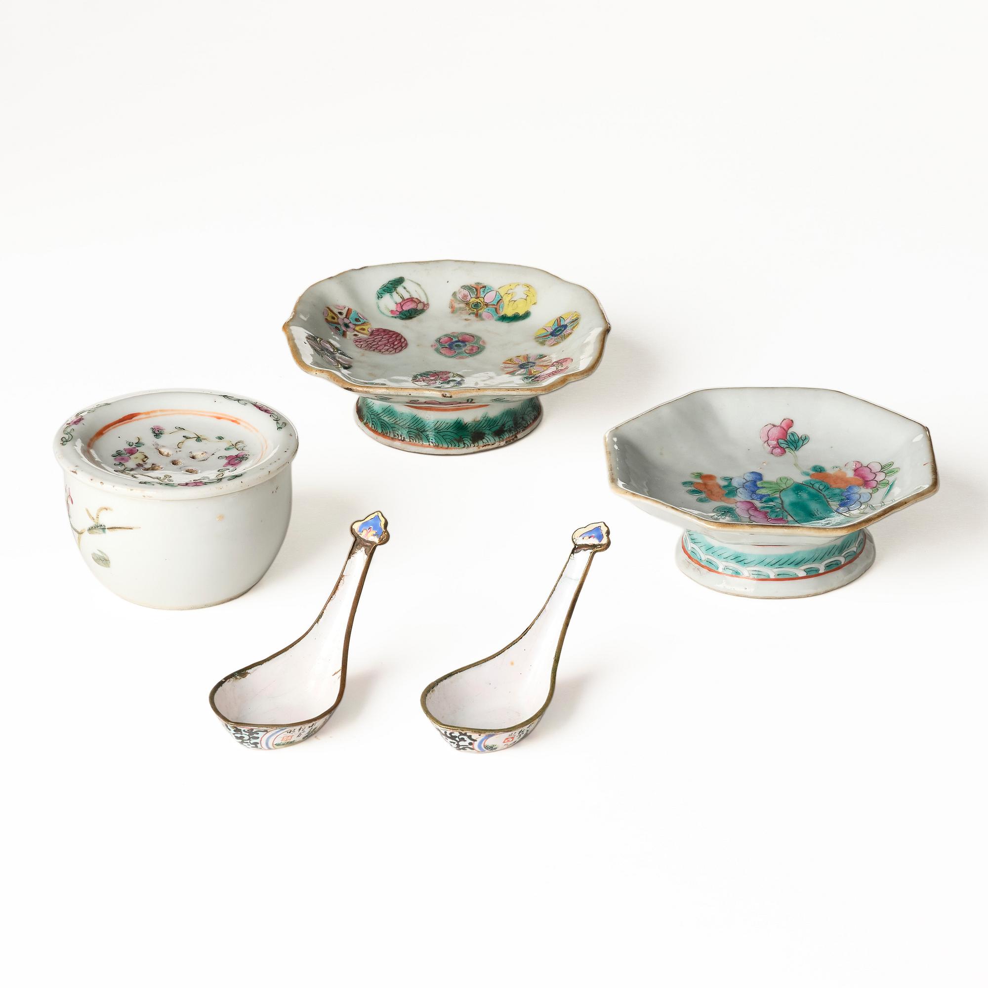 Two Chinese famille rose porcelain dishes and a censer, a pair of enamel spoons, Qing dynasty.