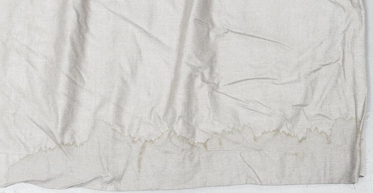A pair of velvet curatins, 21st Century. Measurement 260x326 cm.