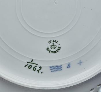 KAFFESERVIS, ca 28 dlr, Musselmalet, Royal Copenhagen, 1900-talets mitt, porslin.
