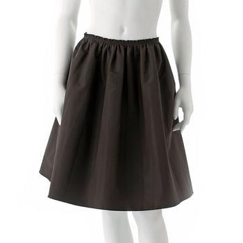 423. PRADA, a brown silk blend skirt.