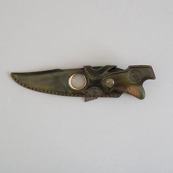 A contemporary knife by Andrzej Rybak.