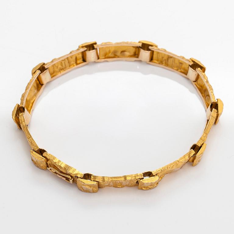 Björn Weckström, a 14K gold 'Jotos' bracelet for Lapponia, 1974.