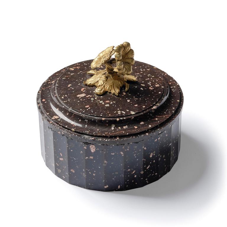 A 'Loka-Risberg' porphyry Empire butter box from Älvdalen, Sweden, early 19th century.