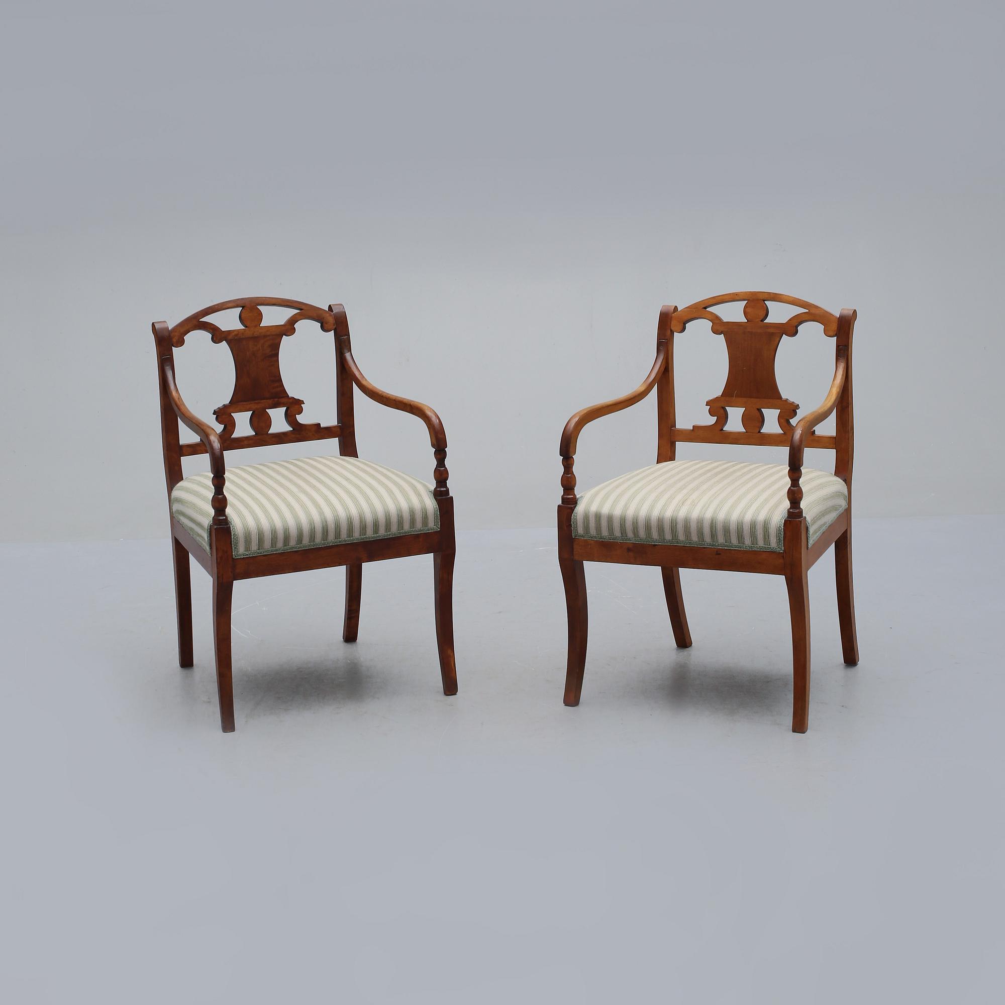 KARMSTOLAR, ett par, Karl Johan, 1800-talets första hälft.