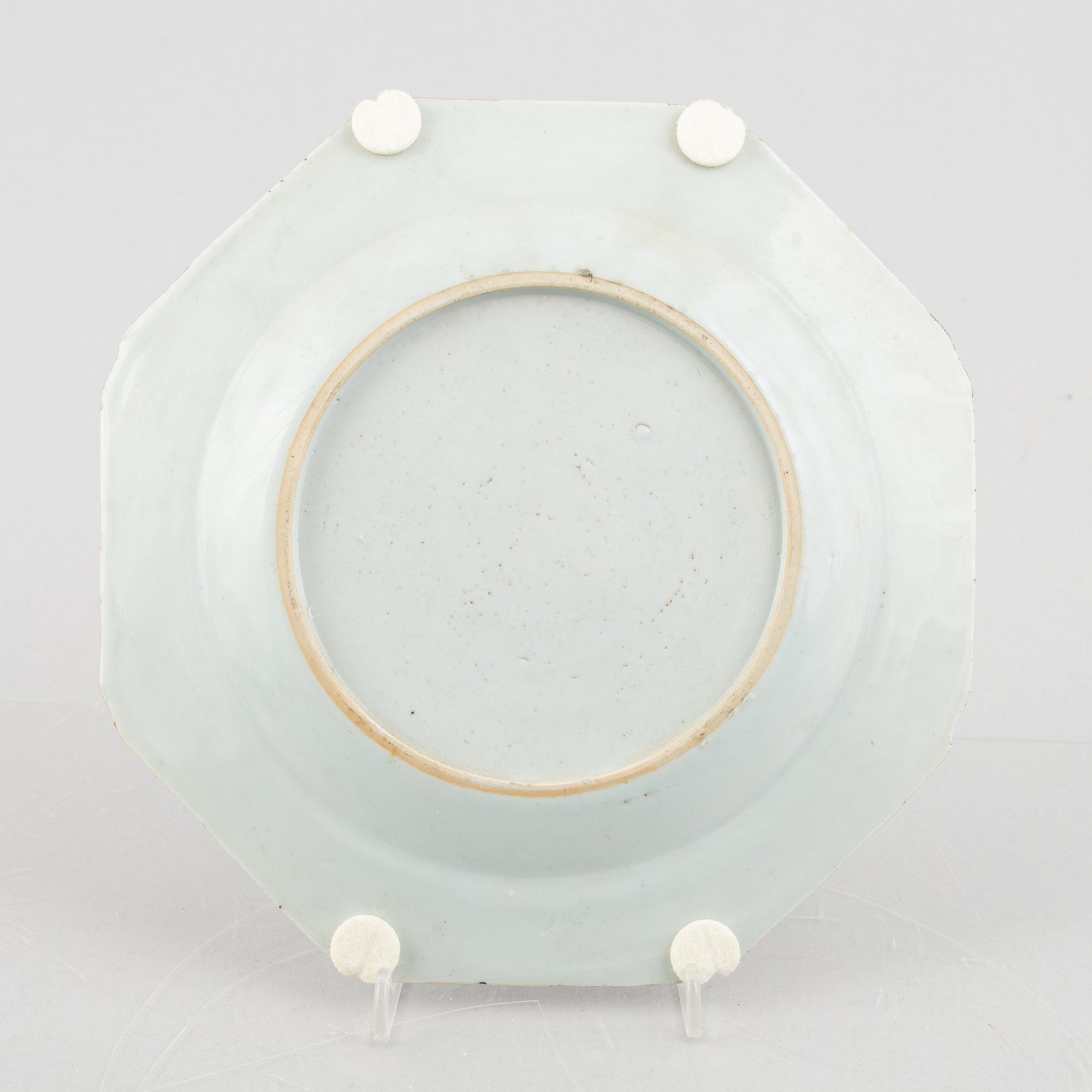 A group of three Chinese famille rose porcelain plates, Qing dynasty, Qianlong (1736-95).