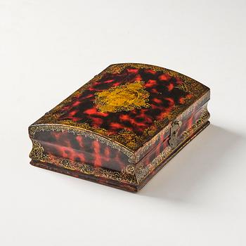 A late baroque faux-tortoise wig box, 18th century.