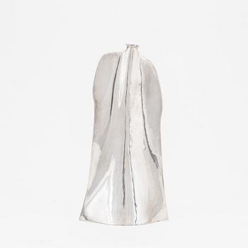 Theresia Hvorslev, a Swedish silver vase, Linköping, 1979.