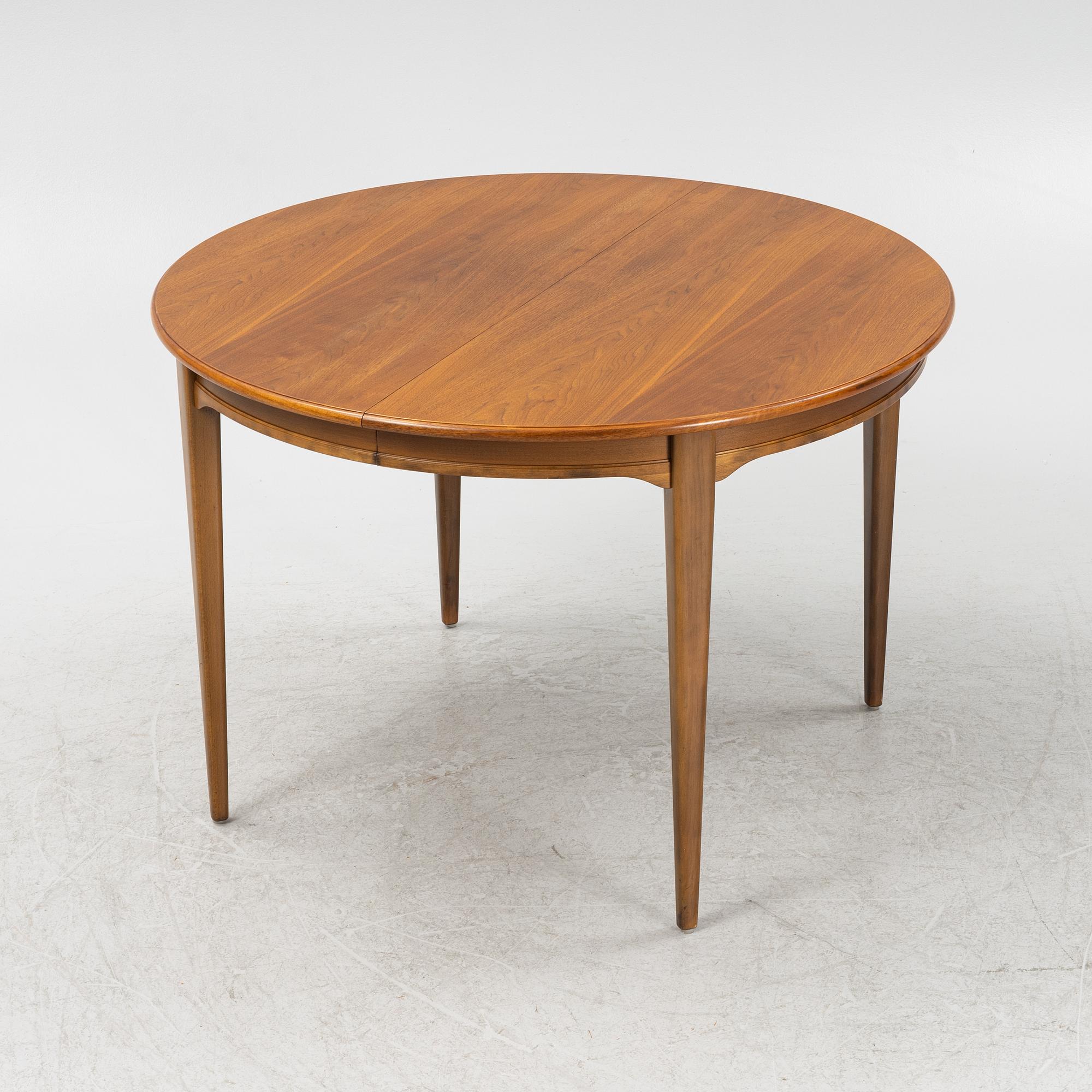 Dining table, walnut, mid-20th century.
