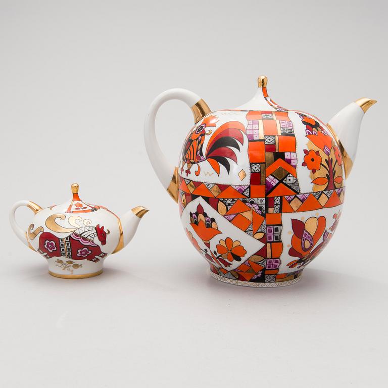 Two Lomonosov porcelain teapots, Soviet Union.