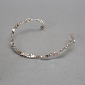 HALSBAND, silver. Claes Giertta, Stockholm, troligen 1981. Vikt ca 64 gram.