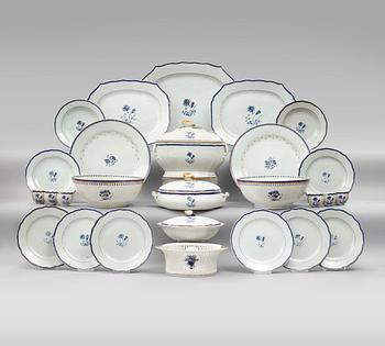 640. An enamelled dinner service, Qing dynasty, Jiaqing (1796-1820). (47 pieces).