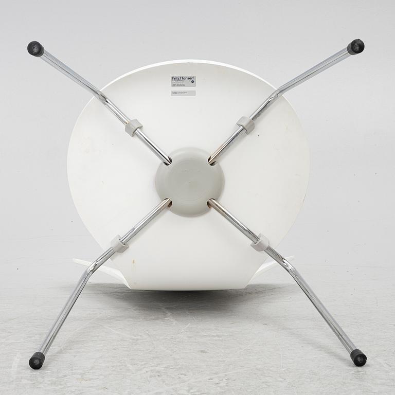 Arne Jacobsen, six 'Series 7' chairs, Fritz Hansen, Denmark, 2002.