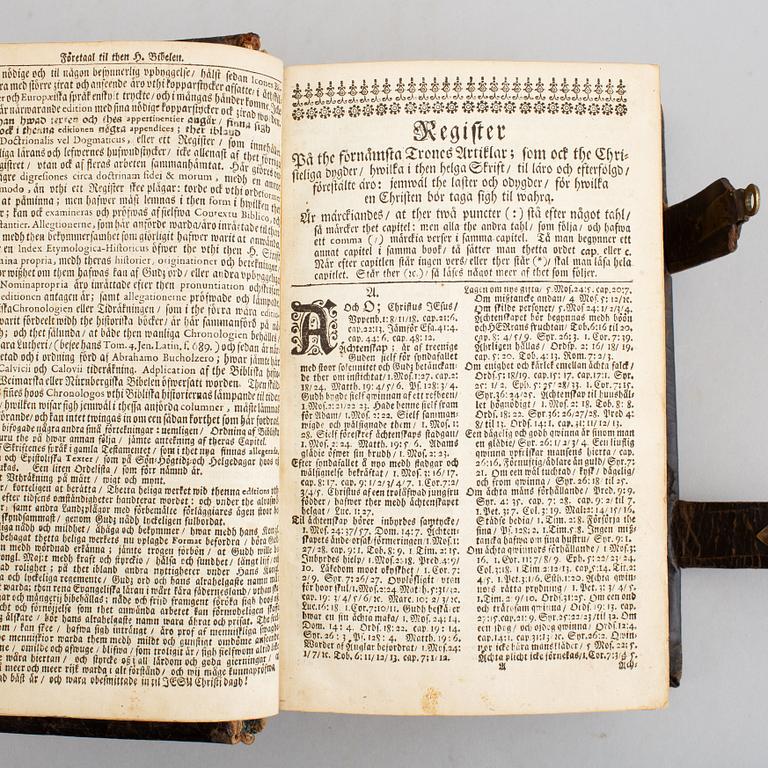 Bokband från barocken. Proveniens: De Geer / Finspong , Nils Gyldenstolpe, Thore Virgin, (1 vol.).