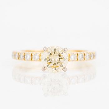 Ring in 18K gold with a round brilliant-cut diamond approximately 0.85 ct, approximately N/O si/i.