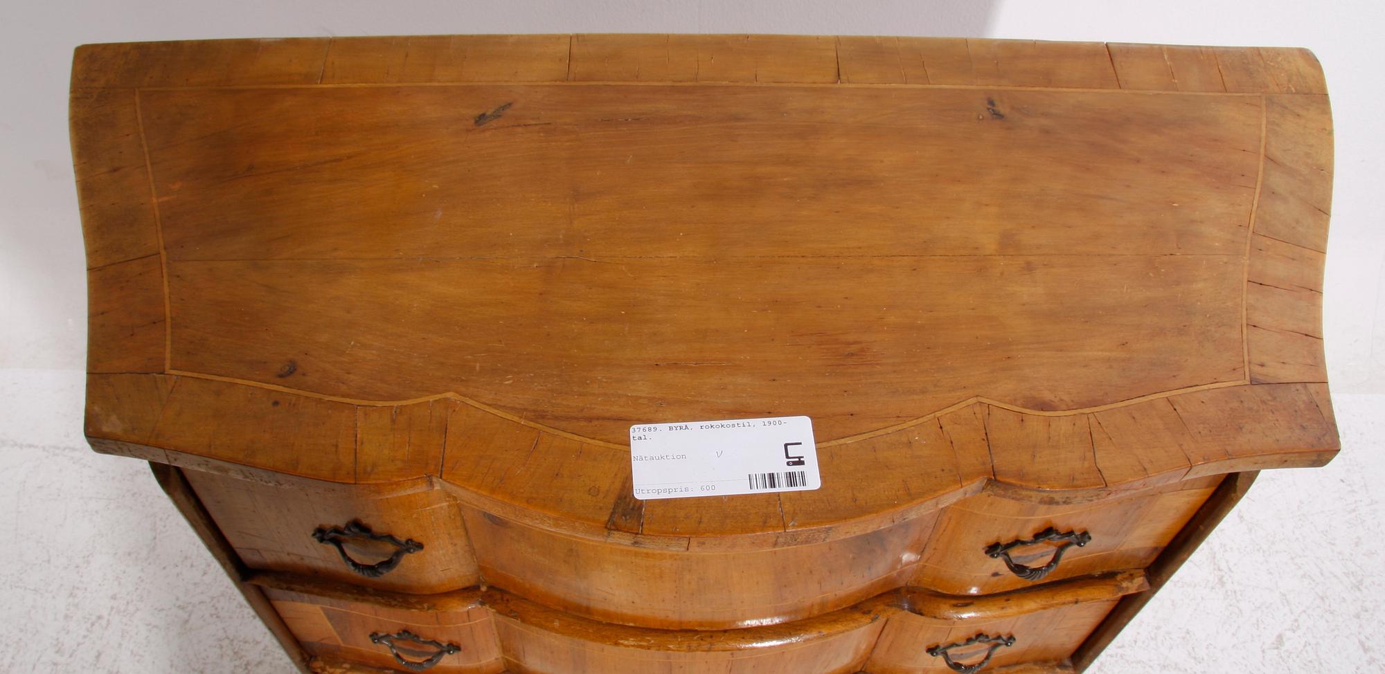 BYRÅ, rokokostil, 1900-tal.