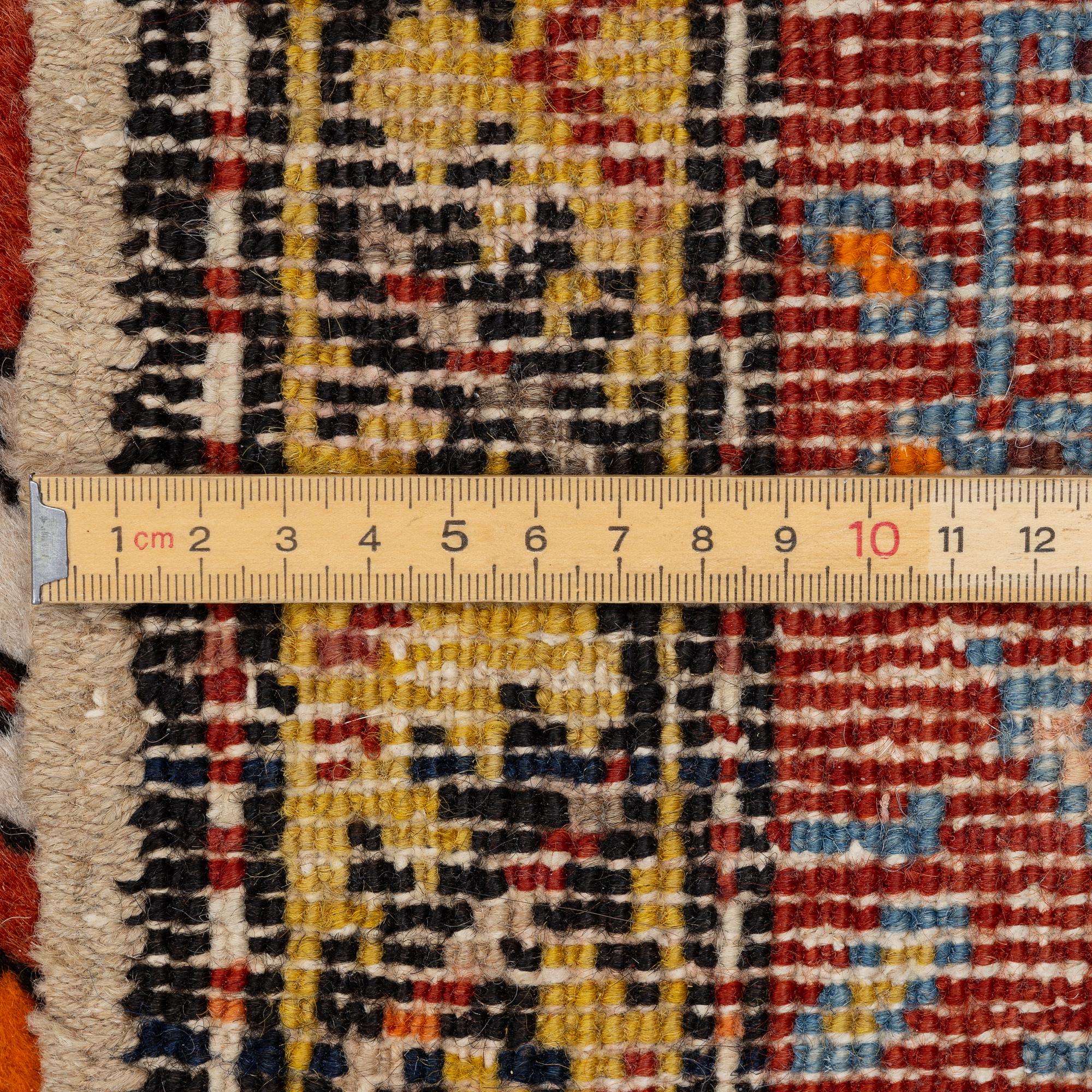 Gallerimatta, Anatol, antik, ca 425 x 90 cm.