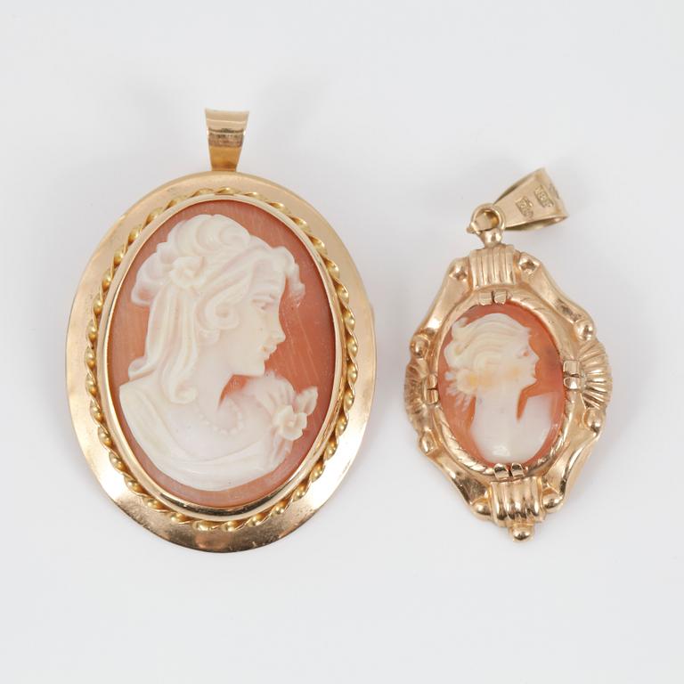 HÄNGE/BROSCH, 2 st, 18K guld med camé. Svenska stämplar bla 1950. Vikt 8 gram.