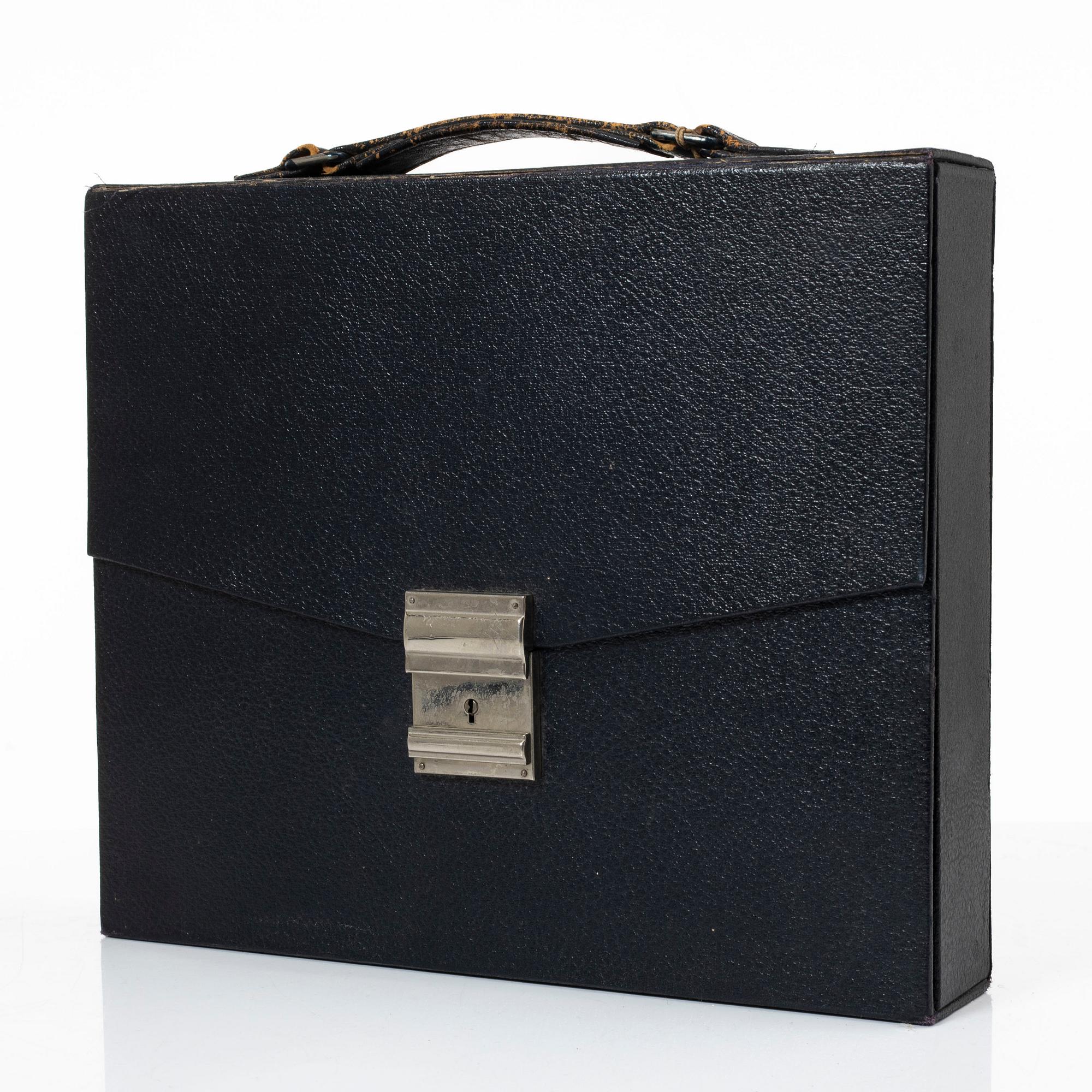 Parfymflakonger, 80 st, i konsulentportfölj, S.A. Tombarel Freres, Grasse, Frankrike, 1950-tal.