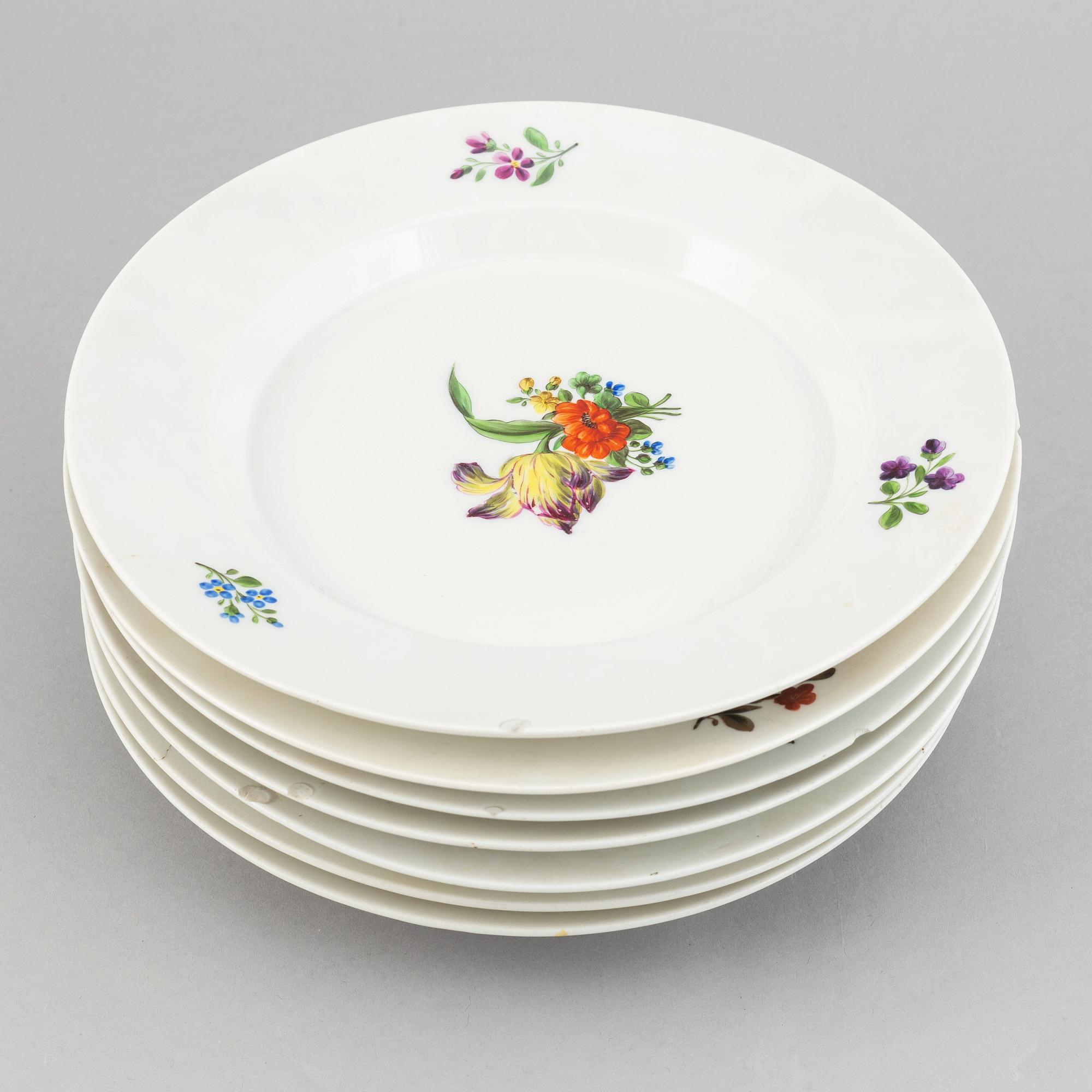 A 19th century 42-pcs porcelain dinner set, Berlin.