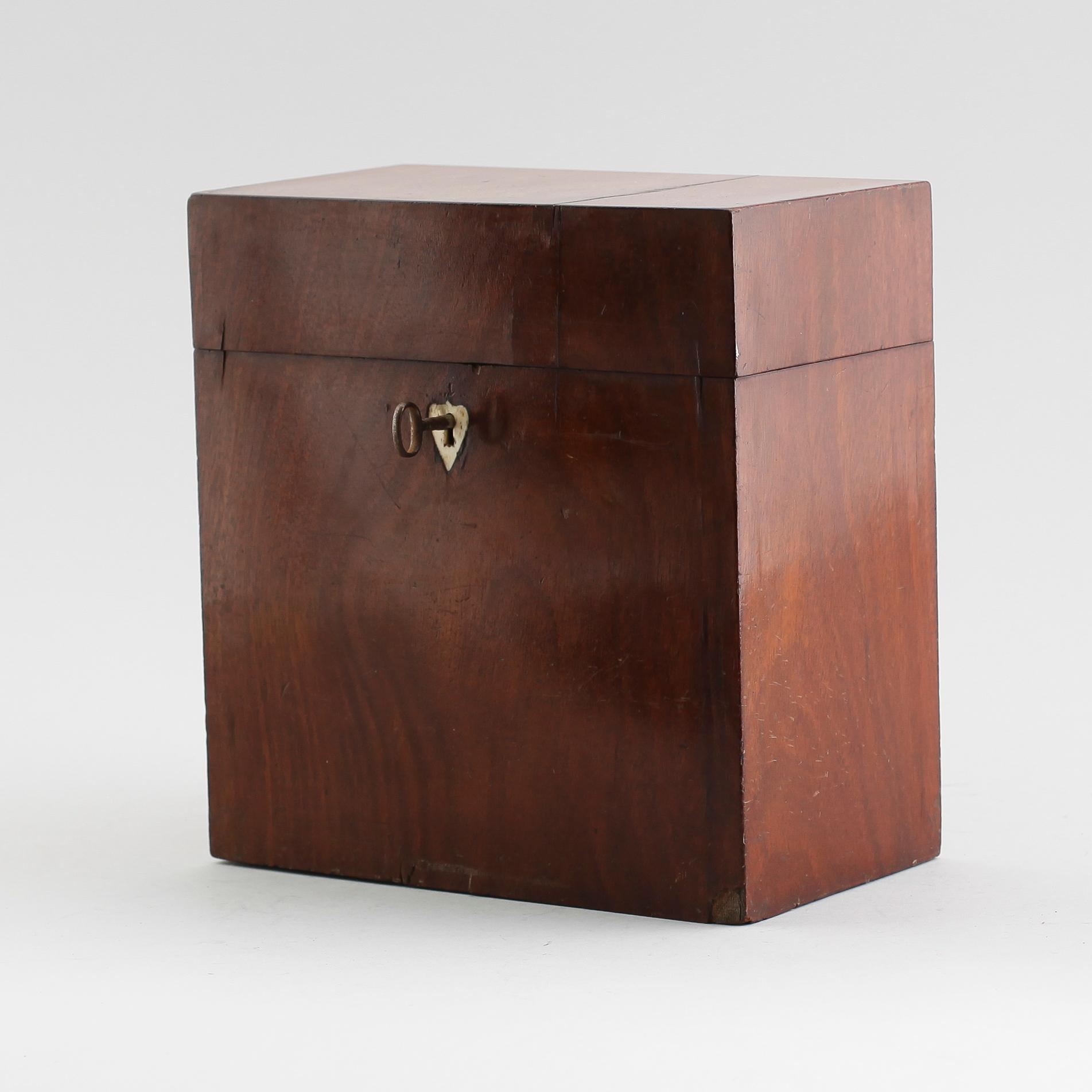 FLASKSCHATULL, 1800-talets mitt.
