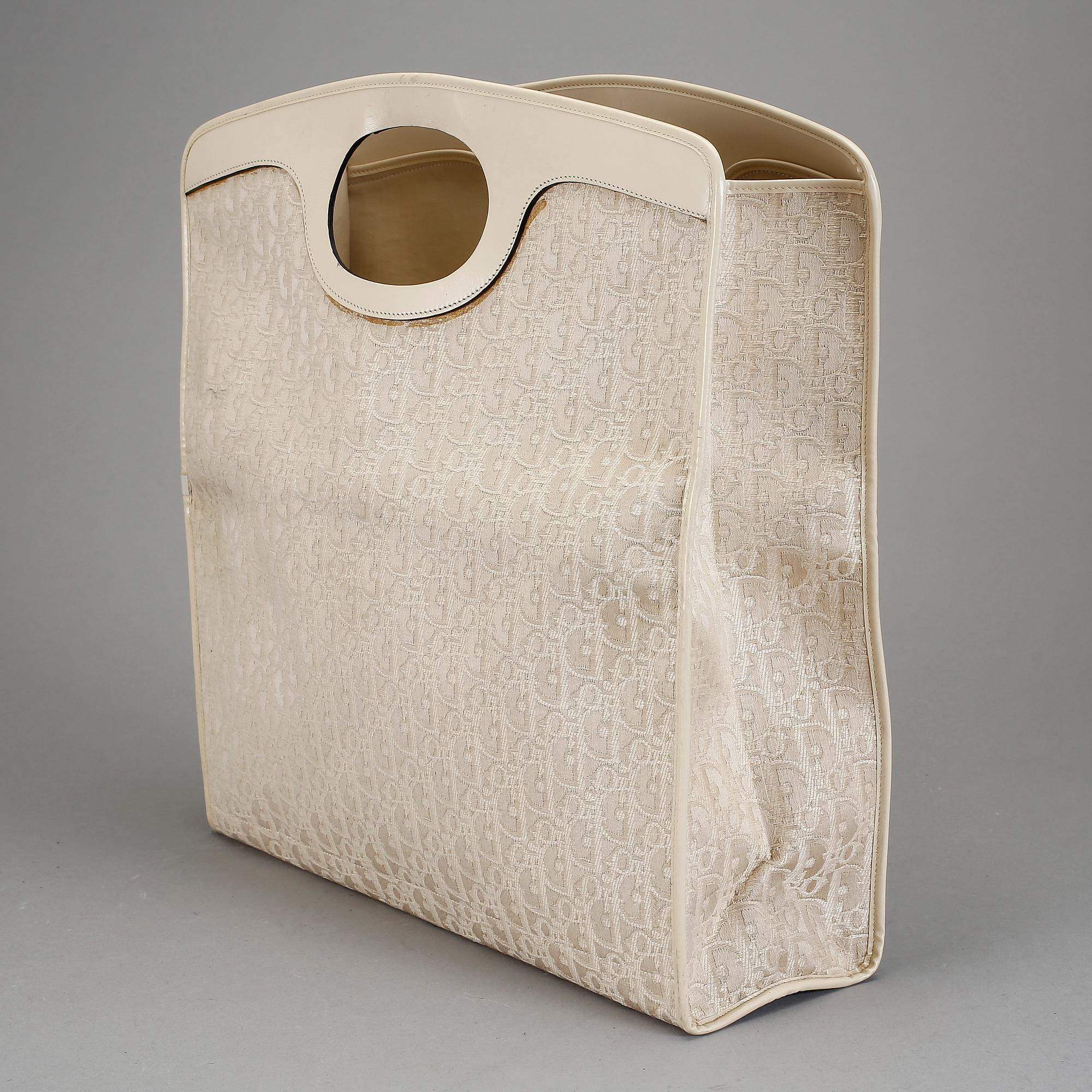 HANDVÄSKA / CLUTCH, Christian Dior.