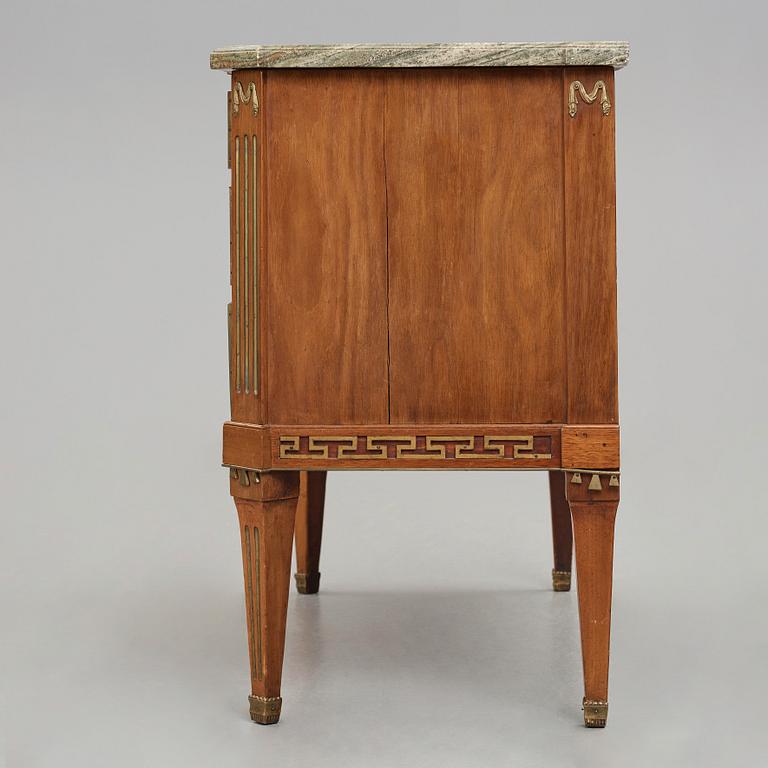 A late Gustavian late 18th century commode by Johan Wilhelm Metzmacher (master in Stockholm 1769-1783).