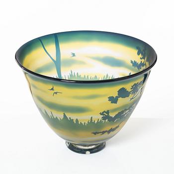 Jette Jörgensen, a cameo glass bowl, executed in her own studio, signed and dated -89.
