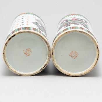 A pair of famille rose porcelain hat stands, Qing dynasty, late 19th/early 20th century.