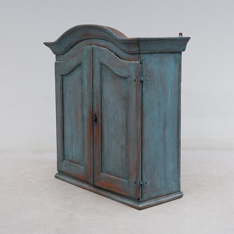 HÄNGSKÅP, 1800-talets första hälft.