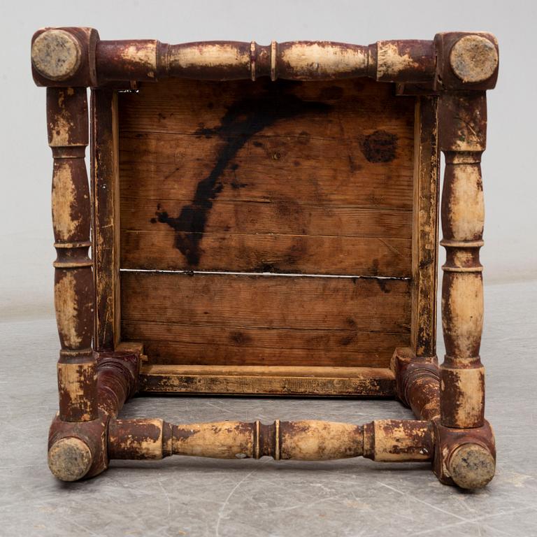 A painted pine chair from Jämtland or Härjedalen, 19th Century.