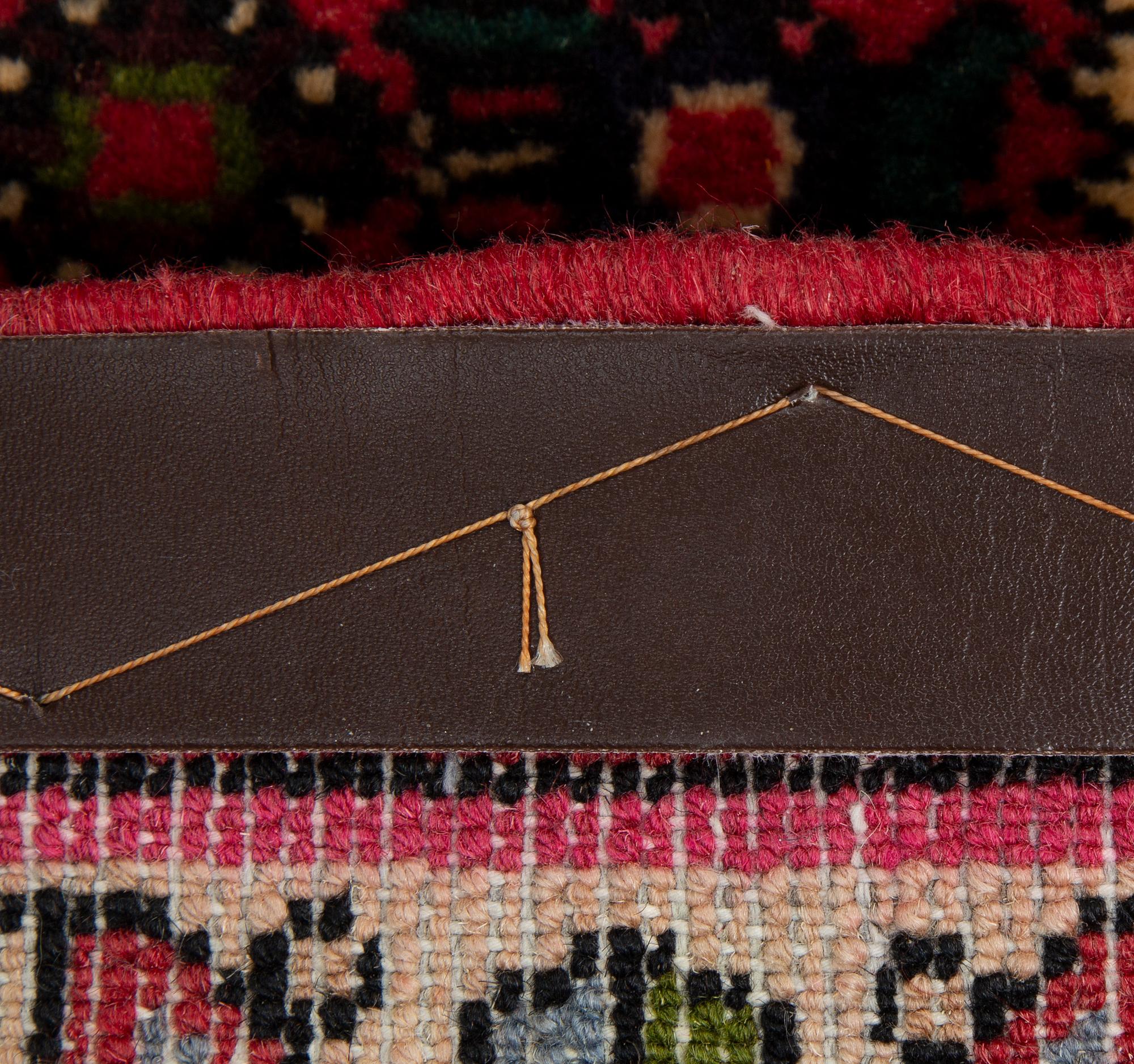 A RUNNER, Hosenabad, ca 302 x 72 cm.