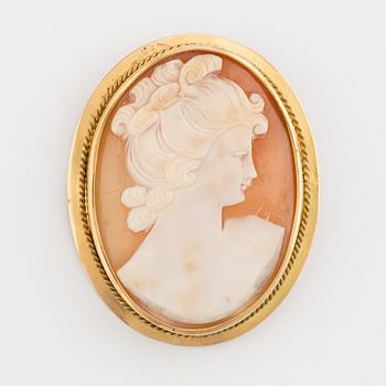 Brooch/pendant in 18K gold with shell cameo.