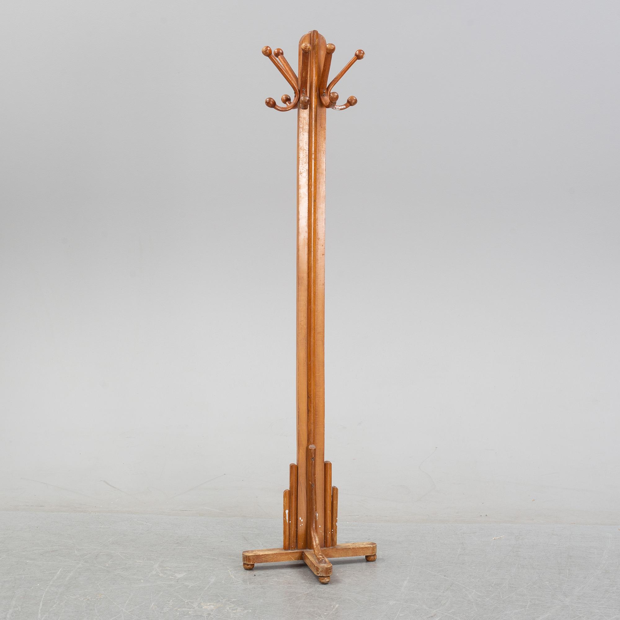 A coat rack, first half of the 20th Century.