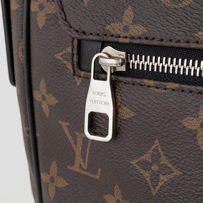 Louis Vuitton, a monogram canvas 'Beaubourg' cross body bag, 2016.