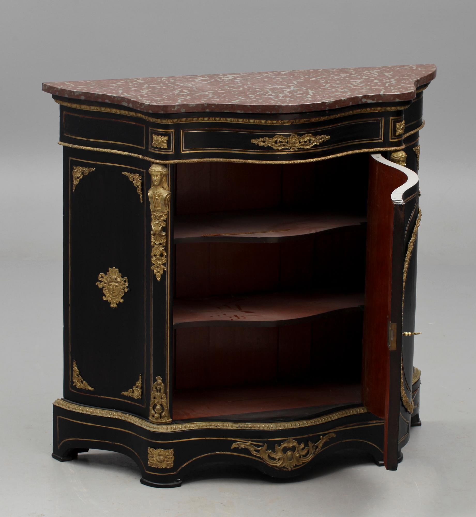 SKÅP, Napoleon III-stil, 1900-talets början.