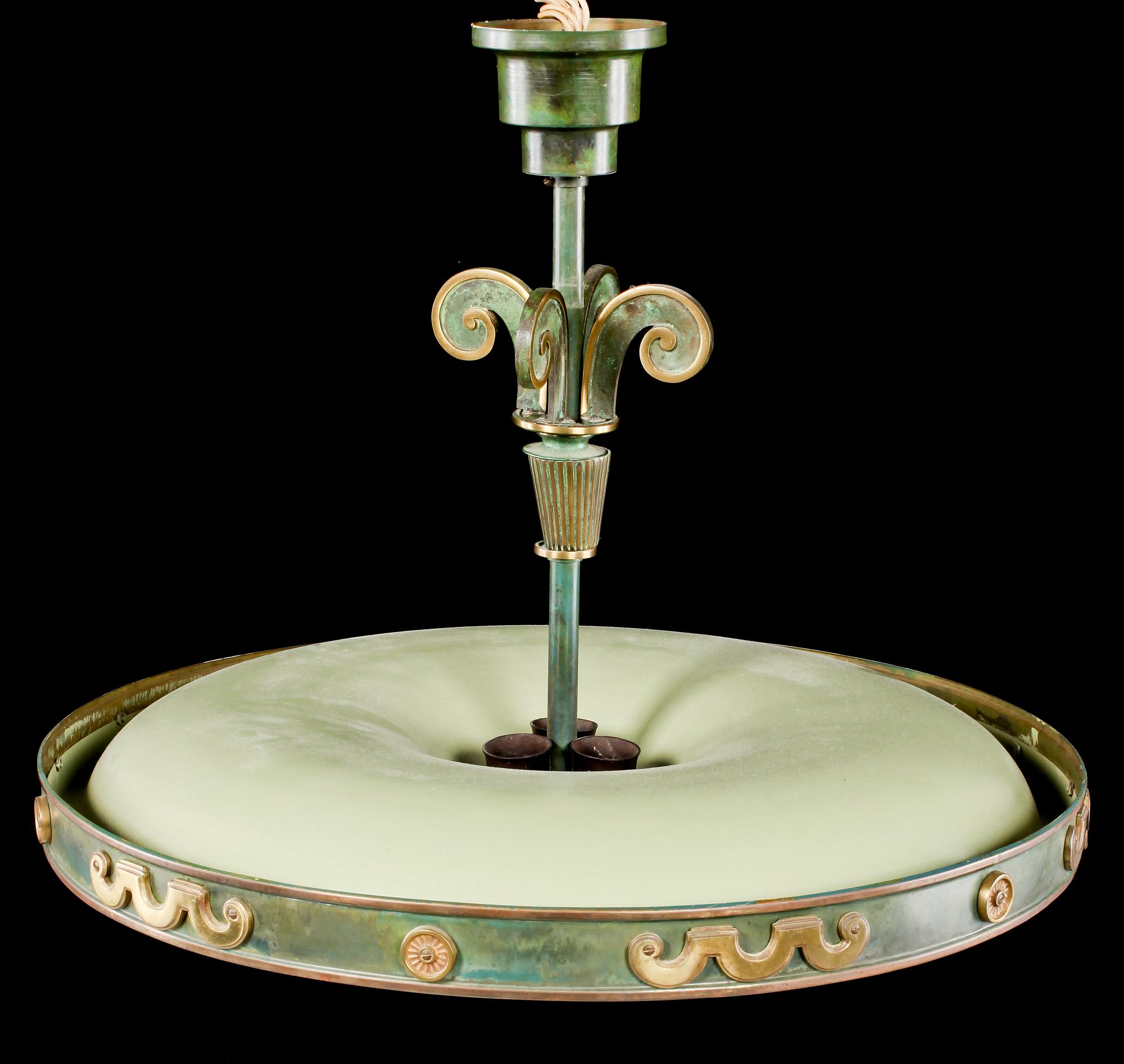 TAKLAMPA, 1930/40-tal. Höjd 60 cm.