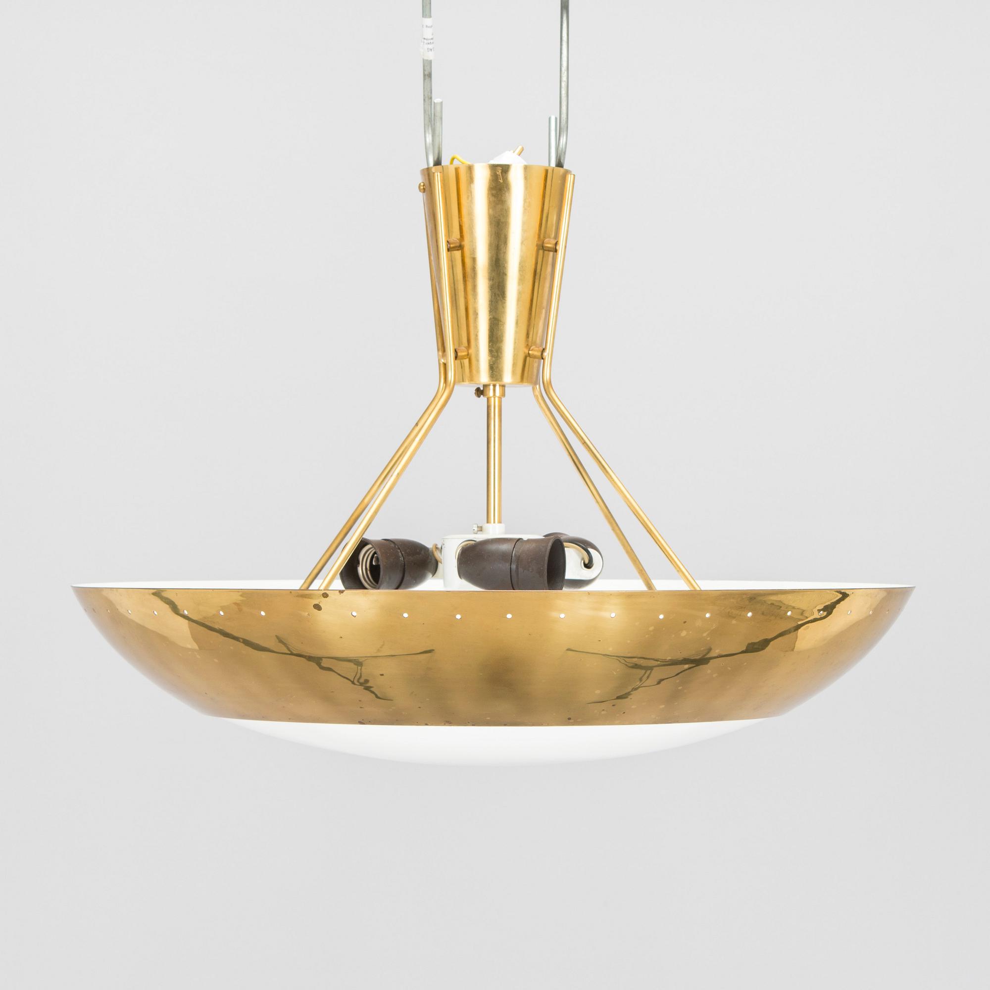 Taklampa, modell ER 163, Itsu 1900-talets mitt.