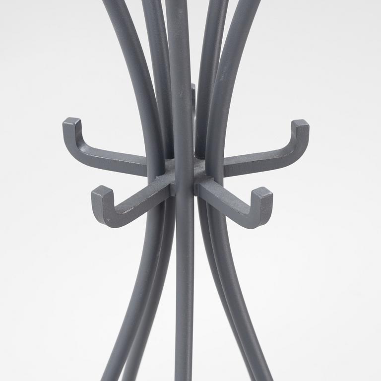 Jonas Bohlin, a 'Spira' coat hanger.