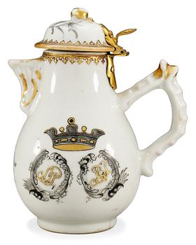 24. An armorial cream jug, Qing dynastin, Qianlong (1736-95).
