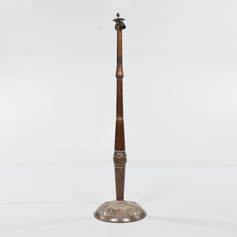 GOLVLAMPA, jugend, 1900-talets första del.