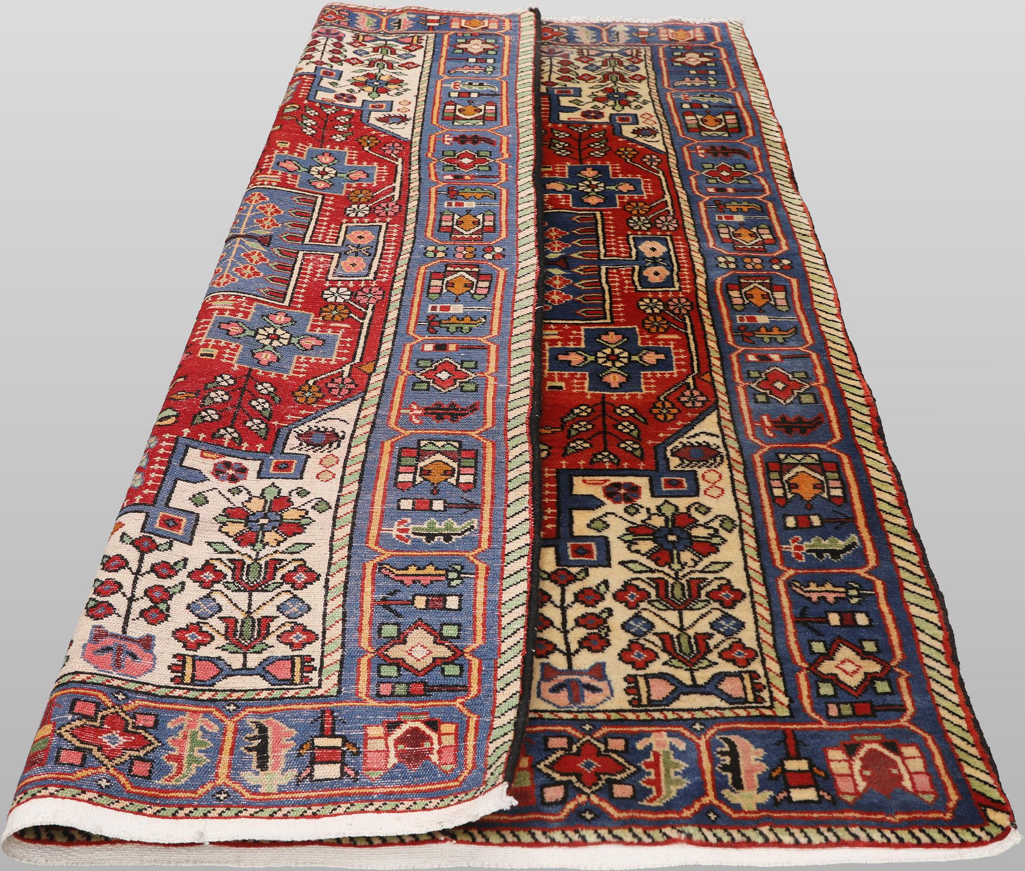 A Hamadan rug, 213 x 138 cm.