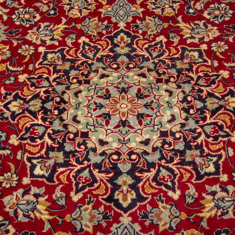 A carpet, Najafabad, ca 340 x 220 cm.