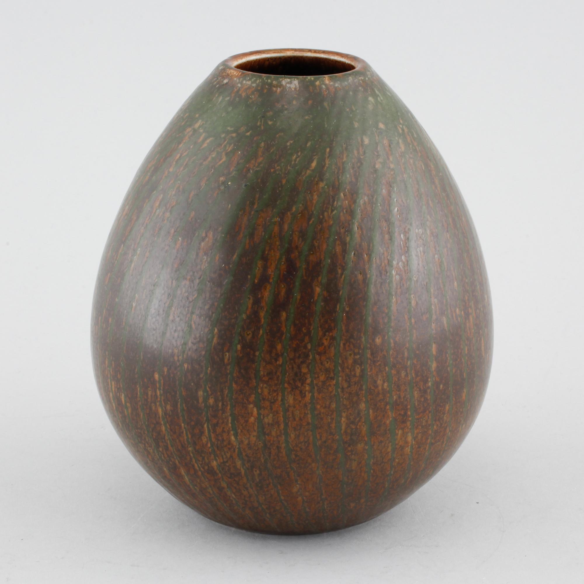 A unique stoneware vase by CARL-HARRY STÅLHANE, Rörstrand, signed, third quarter of the 20th century.