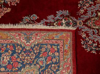 MATTA, Kirman, old/semiantik, 370 x 270 cm.