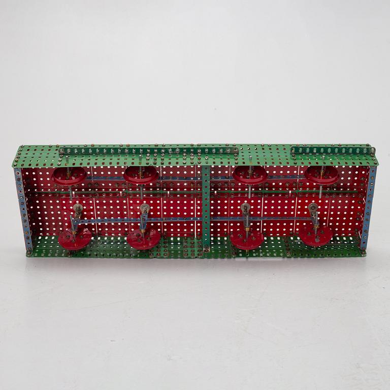 Meccano, locomotive and excavator.